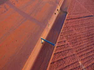 棟板金の釘浮き