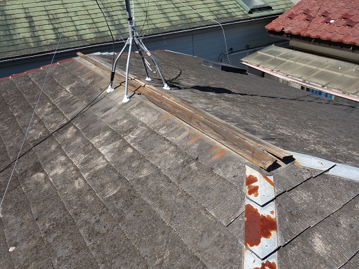 棟板金交換の施工前