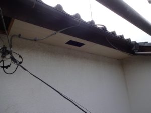 軒天換気口の取付け