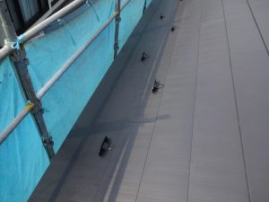 新規屋根材の本張り