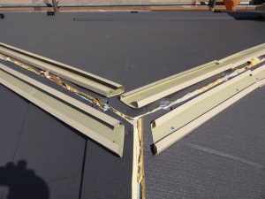 棟板金下地取り付け