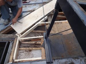 野地板張り上げ