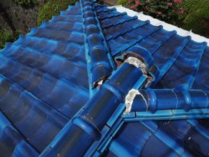 鬼瓦の漆喰の劣化