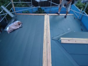 棟板金貫板取付け
