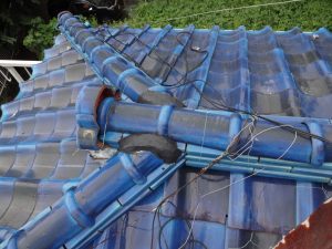 鬼瓦まわりへの漆喰施工後