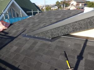 雨押え板金取付け