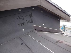 防水シート張り