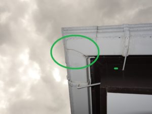 ひび割れした雨樋