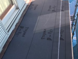 防水シート張り