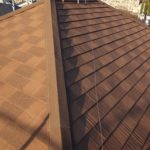 自然石粒付鋼板屋根