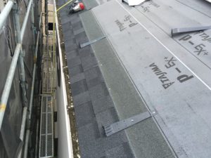 雪止め金具取付け