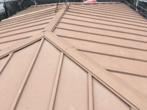 劣化した瓦棒屋根