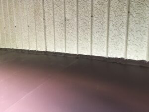 壁際コーキング