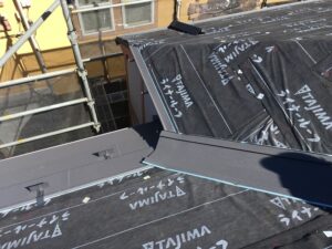 新規屋根材張り