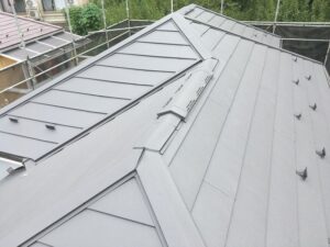 横浜市港北区の屋根カバー工事の施工後