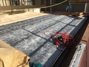 防水シート張り