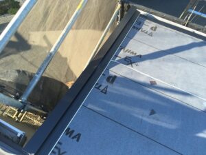 ケラバ捨板取付け