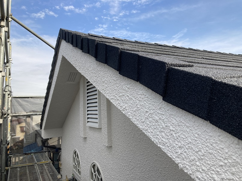 ケラバ用ヒップアンドリッヂ取付け