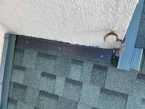 下屋根雨押え