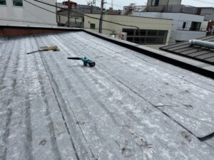 粘着防水シート張り