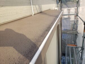 出窓屋根コーキング