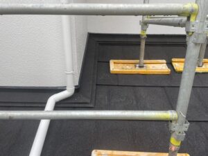 雨押え板金取付け