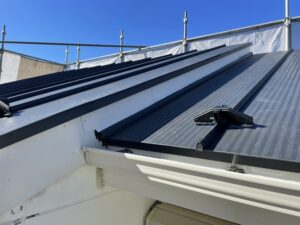 屋根、破風板金