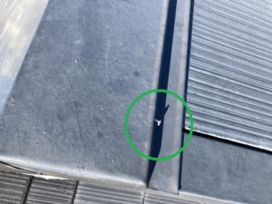 棟板金の釘浮き