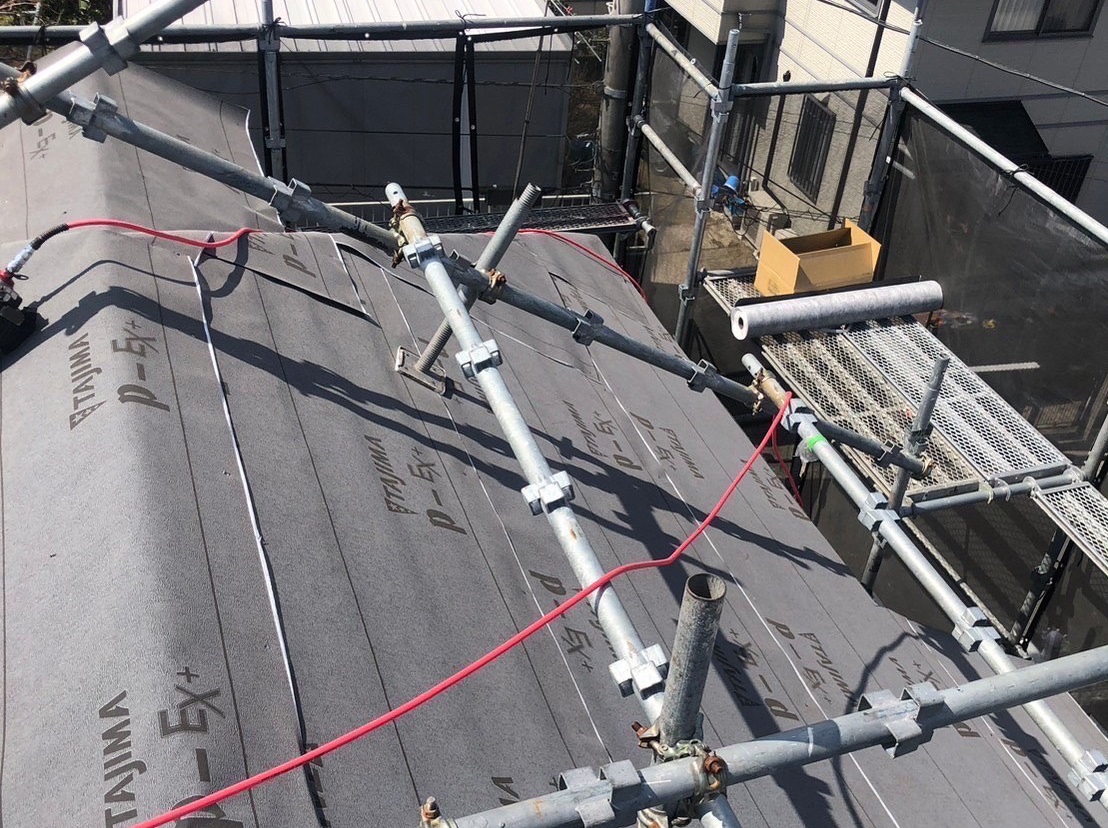 防水シート張り