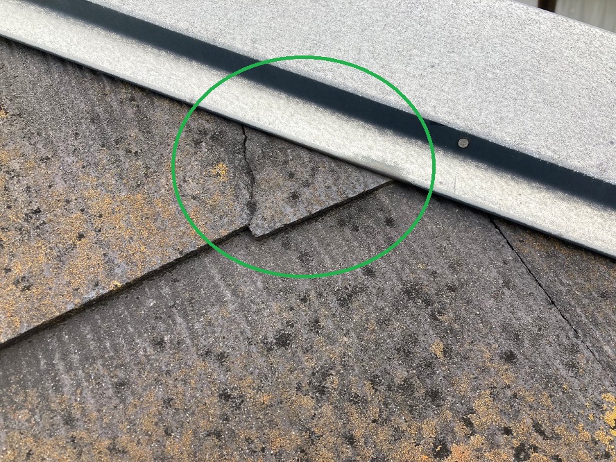 屋根材の割れ