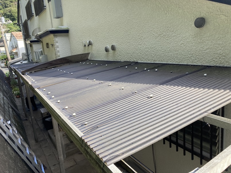 波板の被害状況