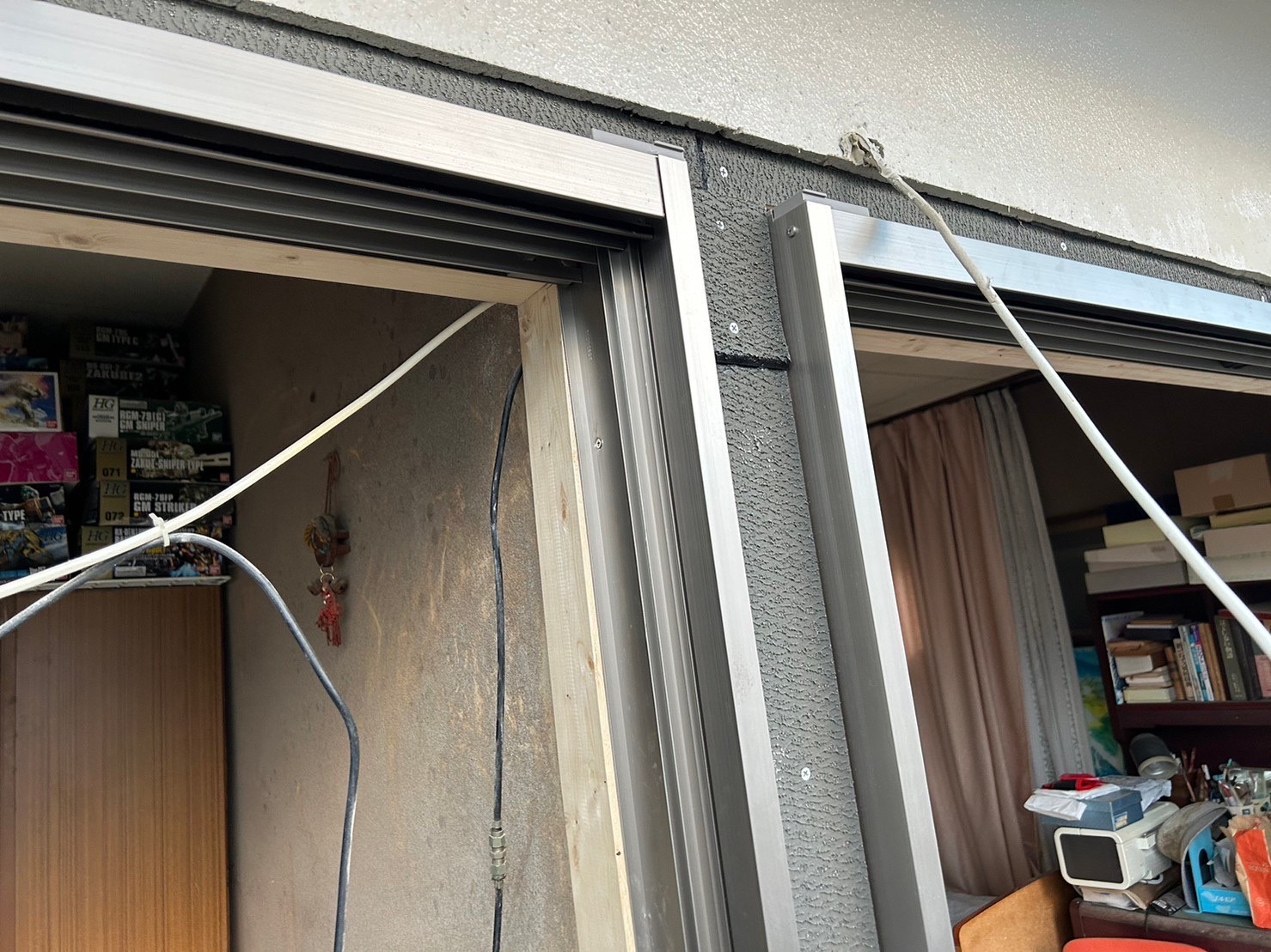 雨戸フレーム取付け