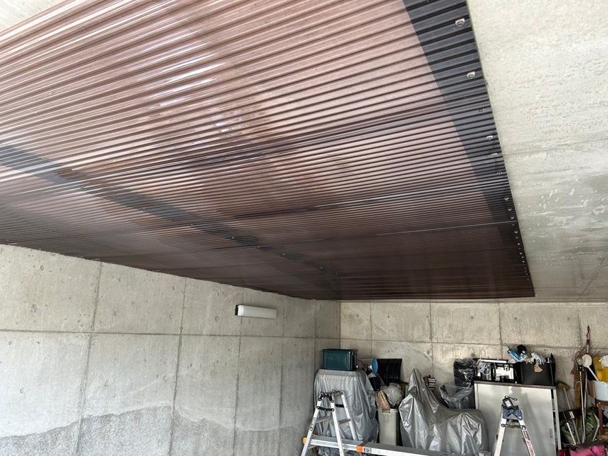 波板張り仕上がり