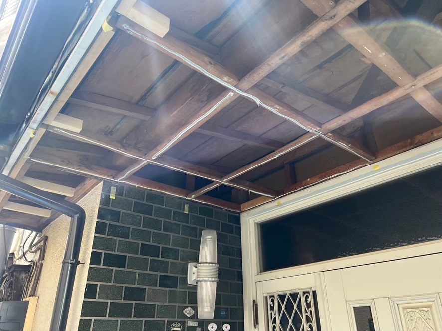 軒天解体、下地調整