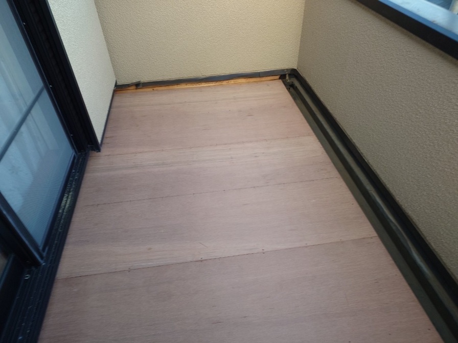 ベニヤ張り2枚目