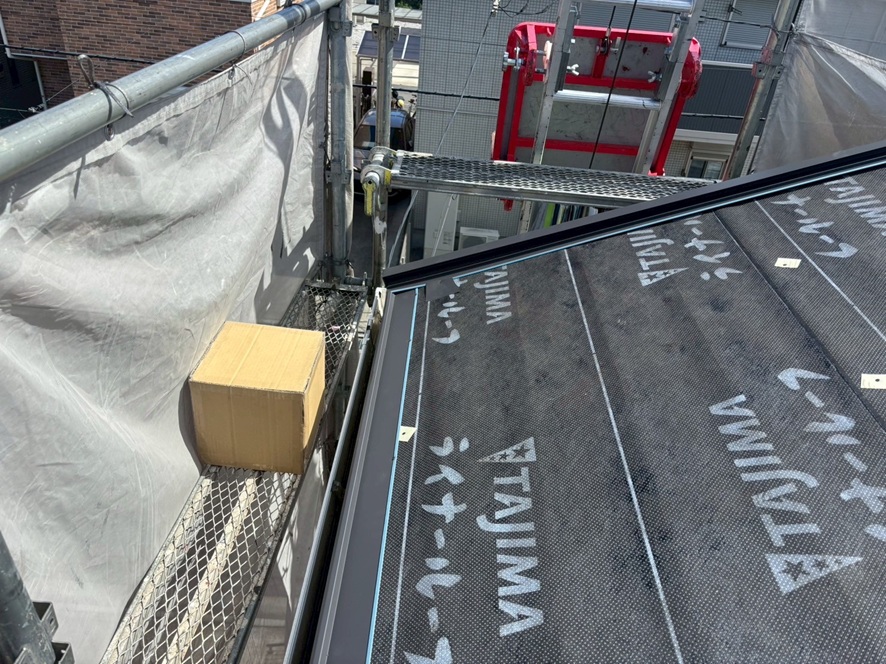 役物板金取付け